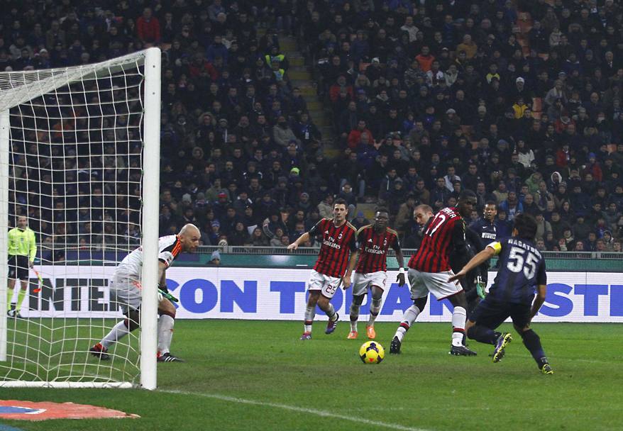 Inter-Milan 1-0: Palacio al 41&#39; del secondo tempo. Il derby si decide cos: con un meraviglioso colpo di tacco dell&#39;argentino. LaPresse